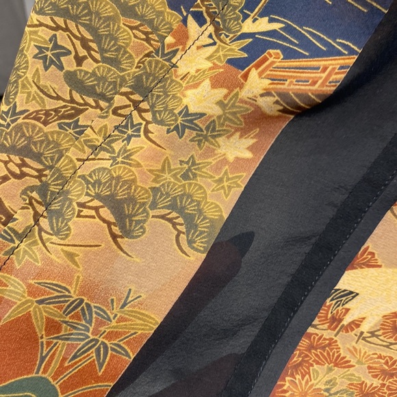 Citron Silk Japanese printed top - Picture 3 of 3
